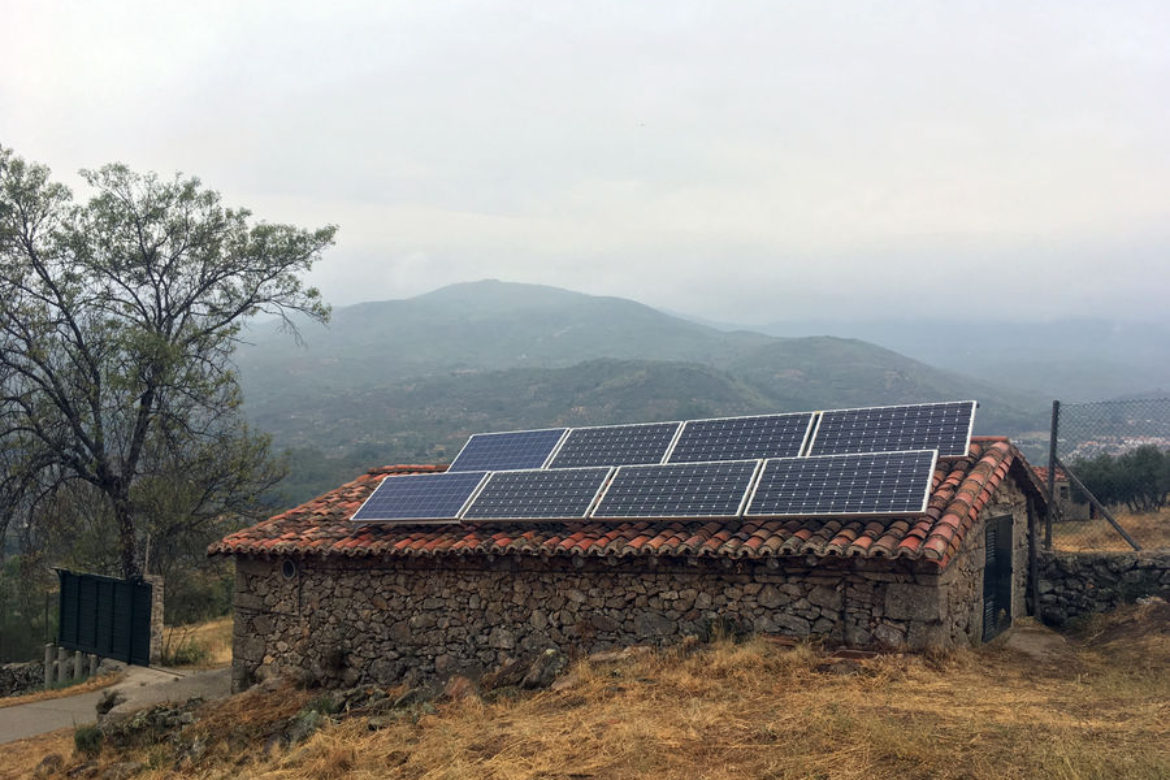 Ampliación de instalación de energía solar en Santa Cruz del Valle (Ávila)