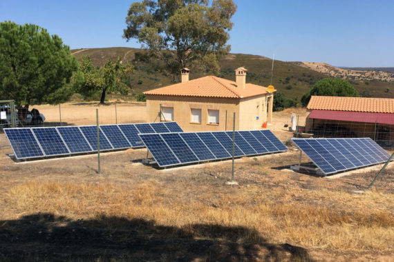 Instalación solar en finca en Alía, Cáceres