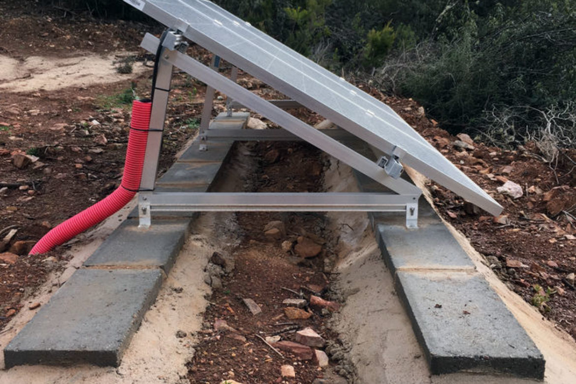 Instalación solar en finca en Puerto de San Vicente, Toledo