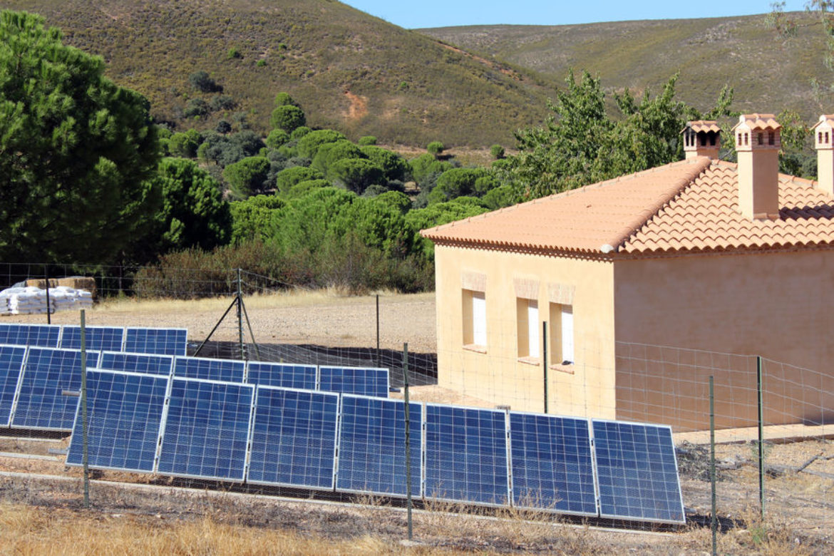 Instalación solar en finca en Alía, Cáceres