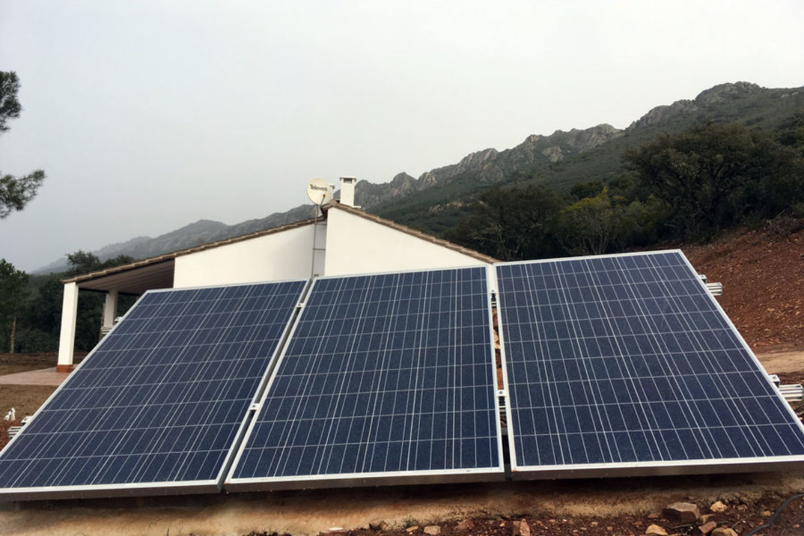 Instalación solar en finca en Puerto de San Vicente, Toledo